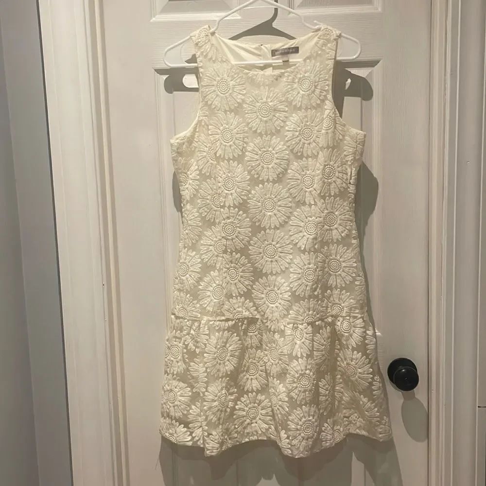 Banana Republic eyelet dress ivory cream color. SZ 8